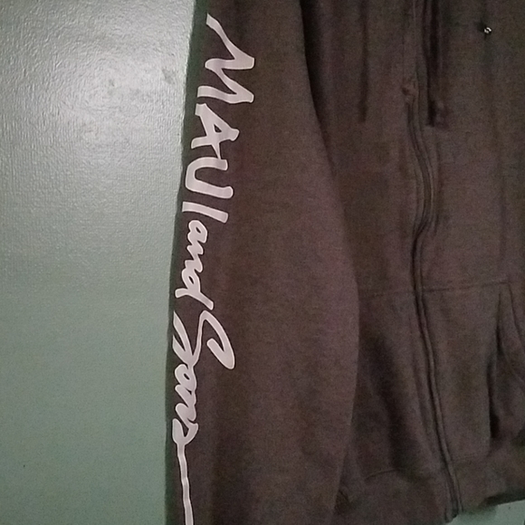 Maui and Sons - Picture 2 of 6